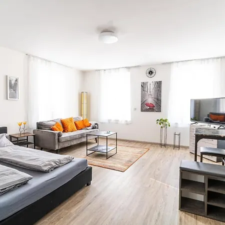 Tagblatt 2-zimmer-apartment *