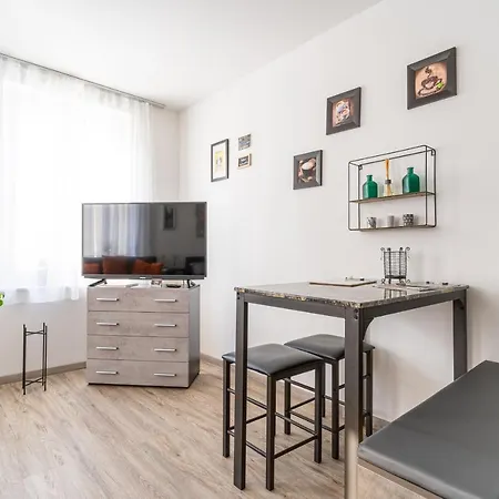 Tagblatt 2-zimmer-apartment Lägenhet